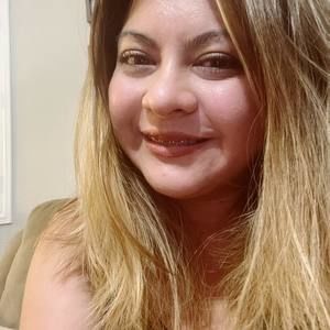 Meet your Posher, Cinthia